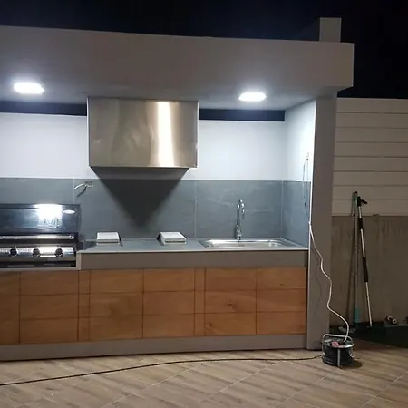 Maximos Luxury With Pool -breakbooking-cy Limassol